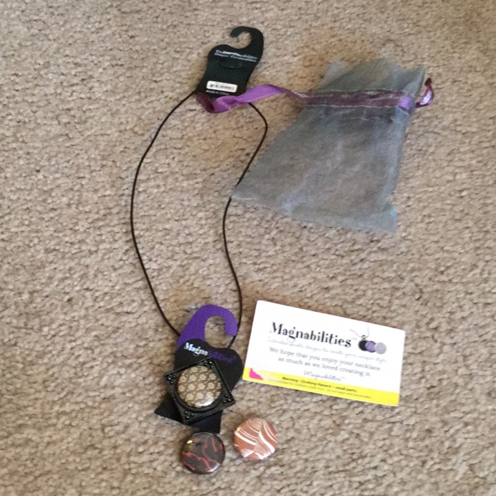 Magnabilities Necklace - Picture 4 of 4